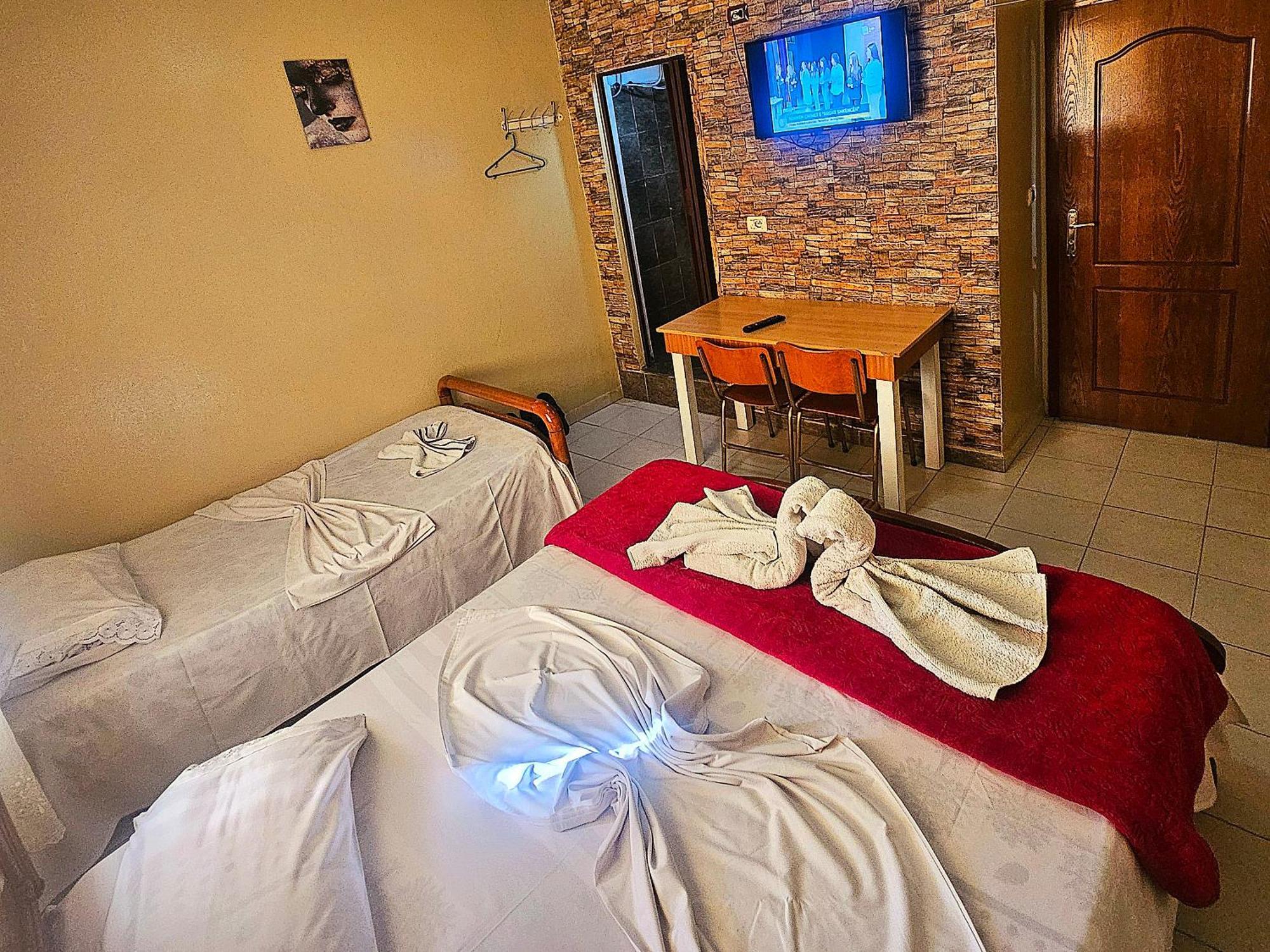 Dafina Hotel Tiranë Ngoại thất bức ảnh